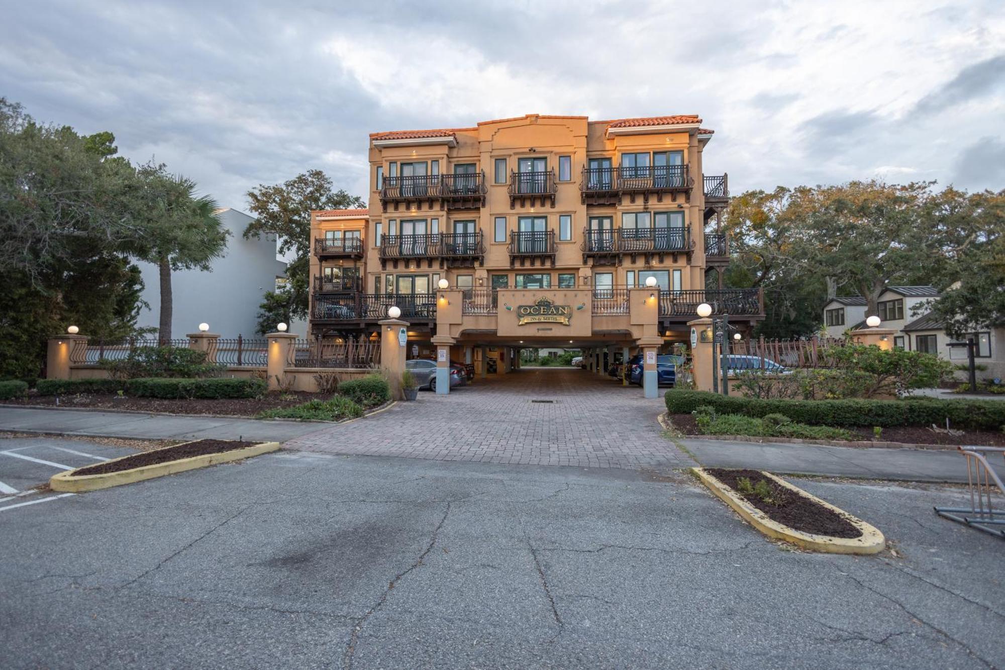 Ocean Inn & Suites St. Simons Island Exterior foto